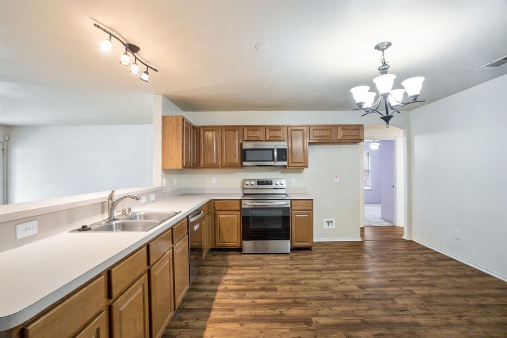4306 Wood Stone Circle Property Photo 7