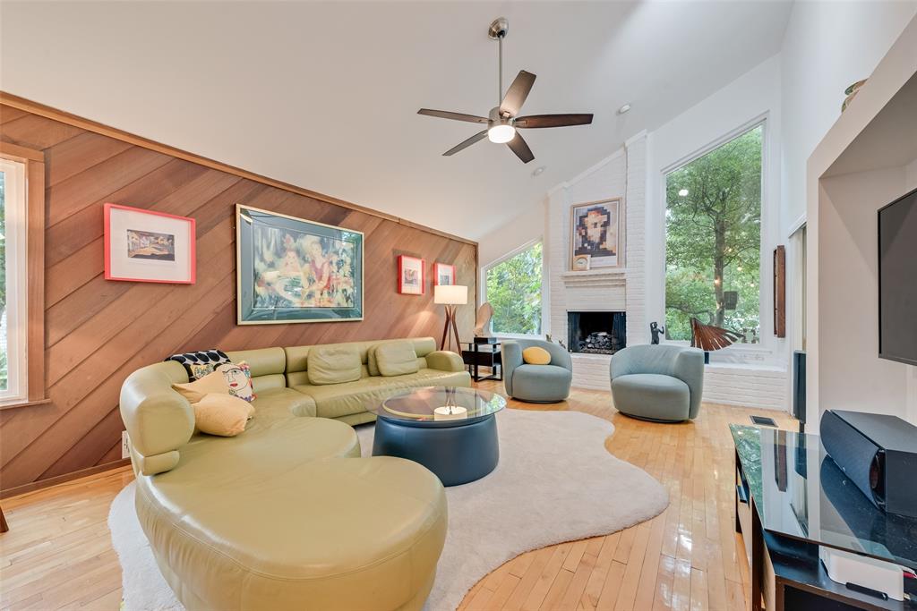 3237 Sharpview Circle Property Photo 5