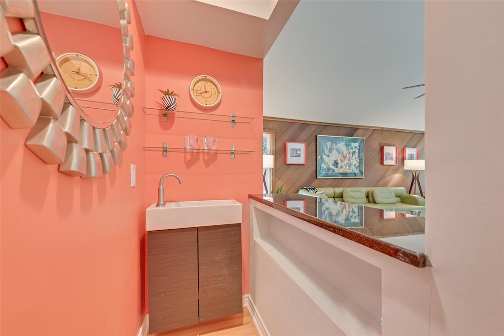 3237 Sharpview Circle Property Photo 8