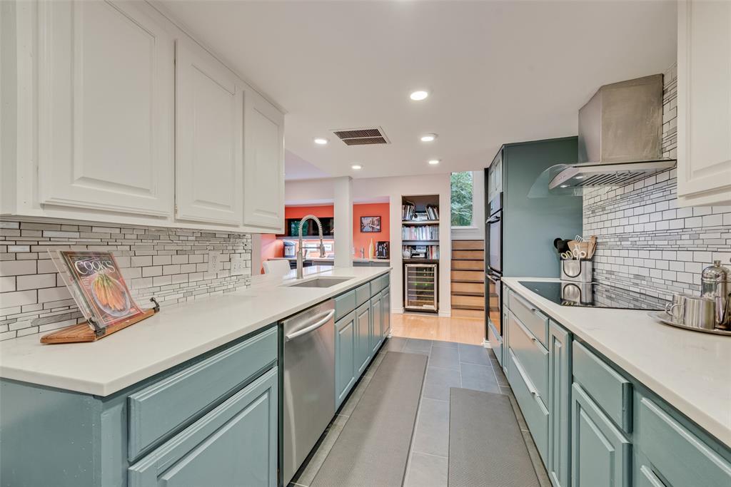 3237 Sharpview Circle Property Photo 10