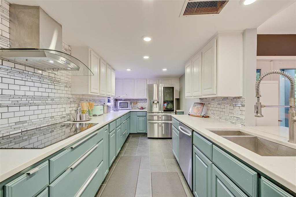 3237 Sharpview Circle Property Photo 12