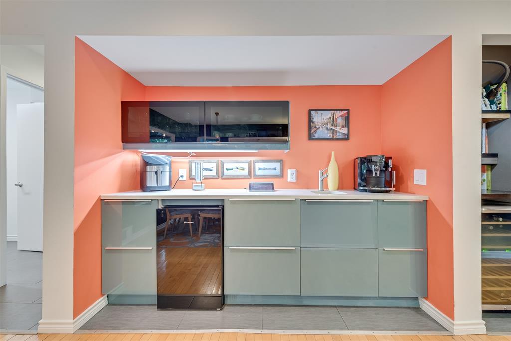 3237 Sharpview Circle Property Photo 13