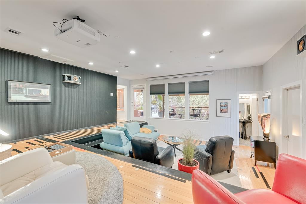 3237 Sharpview Circle Property Photo 17