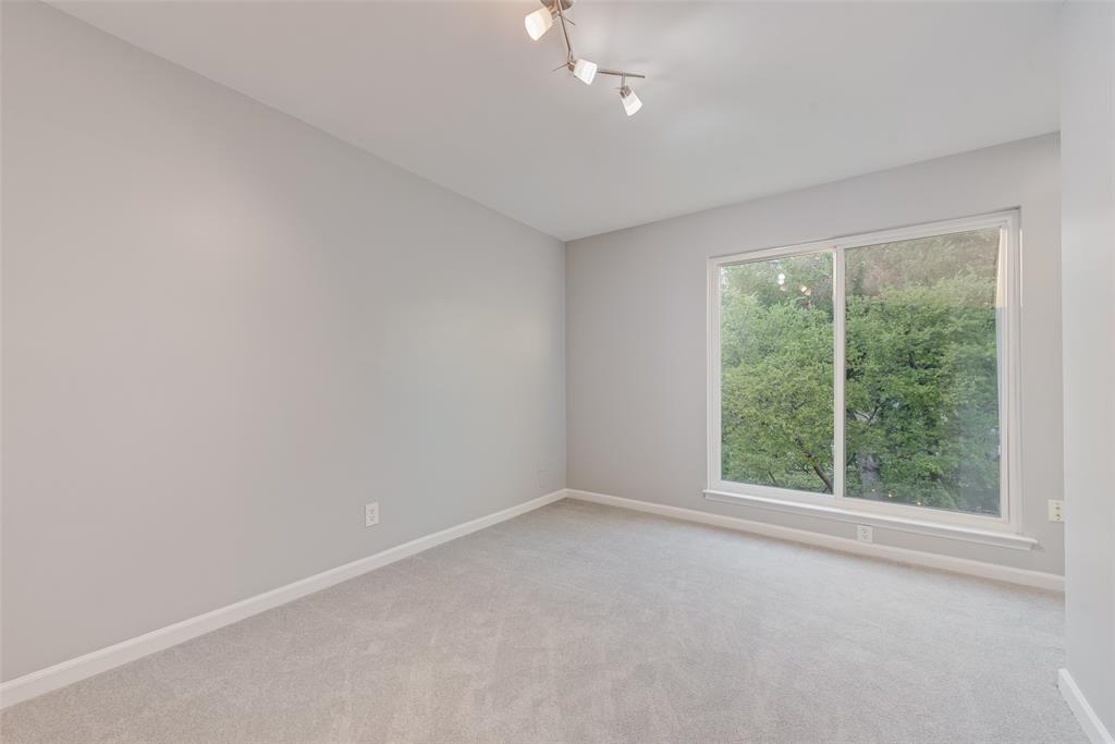 3237 Sharpview Circle Property Photo 24