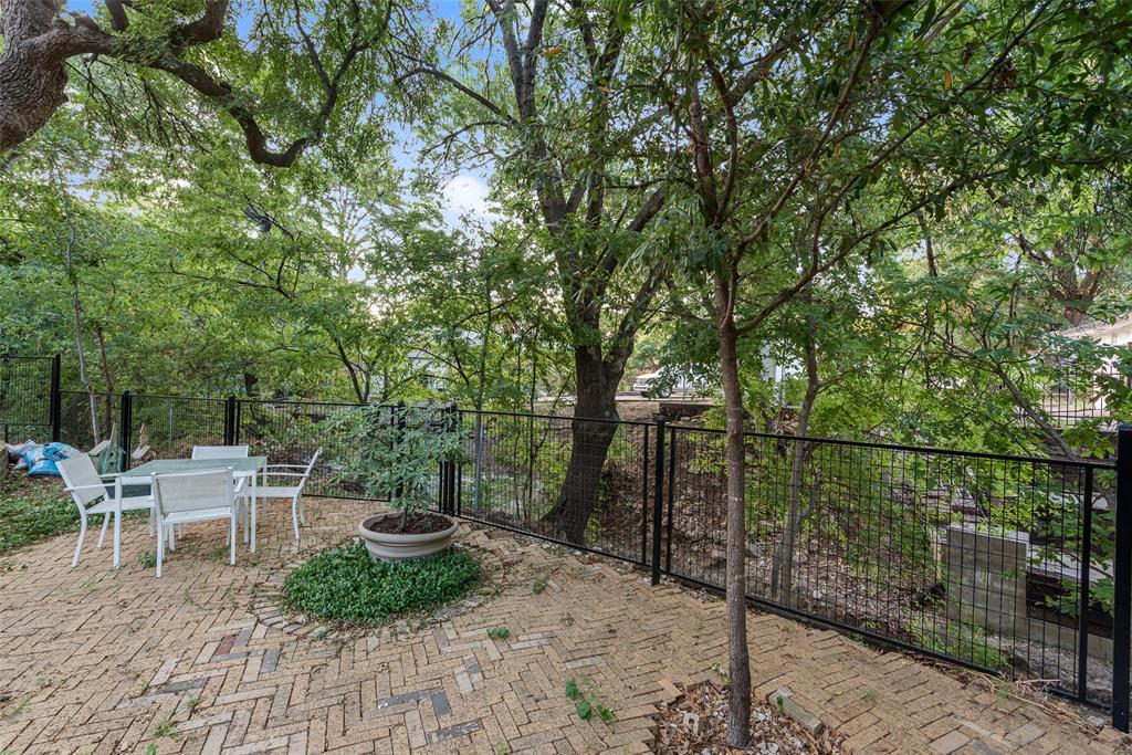 3237 Sharpview Circle Property Photo 33