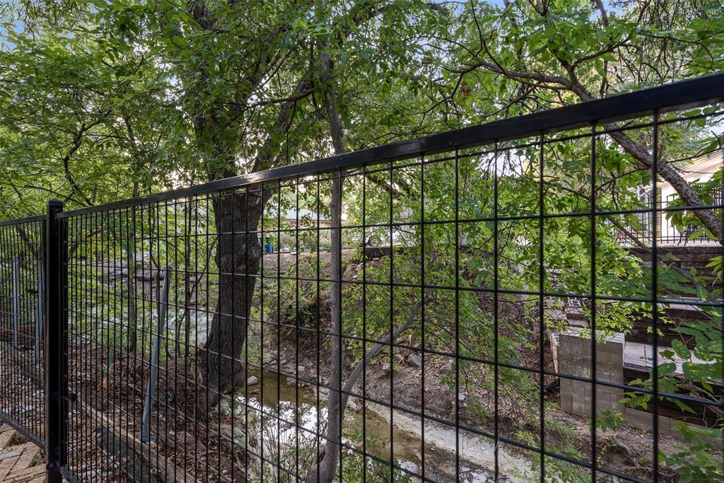 3237 Sharpview Circle Property Photo 34