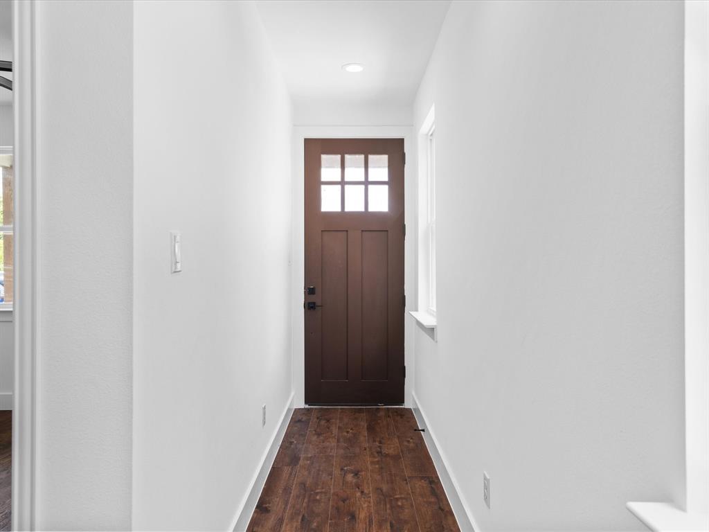1104 E Annie Street Property Photo 5