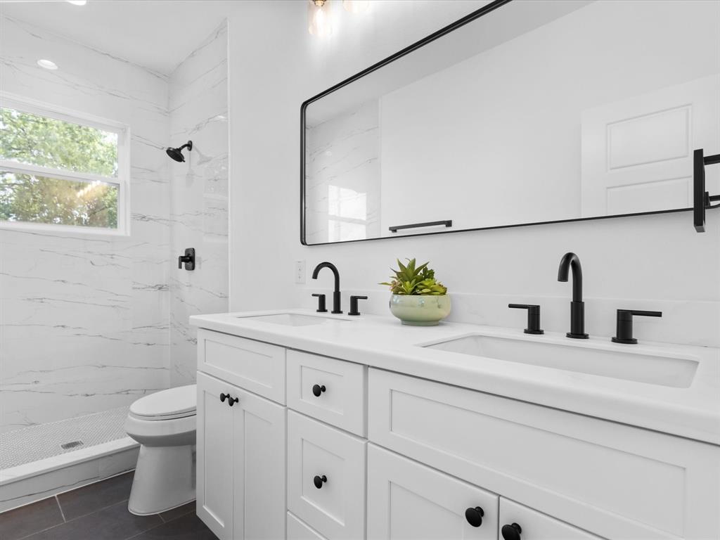 1104 E Annie Street Property Photo 6