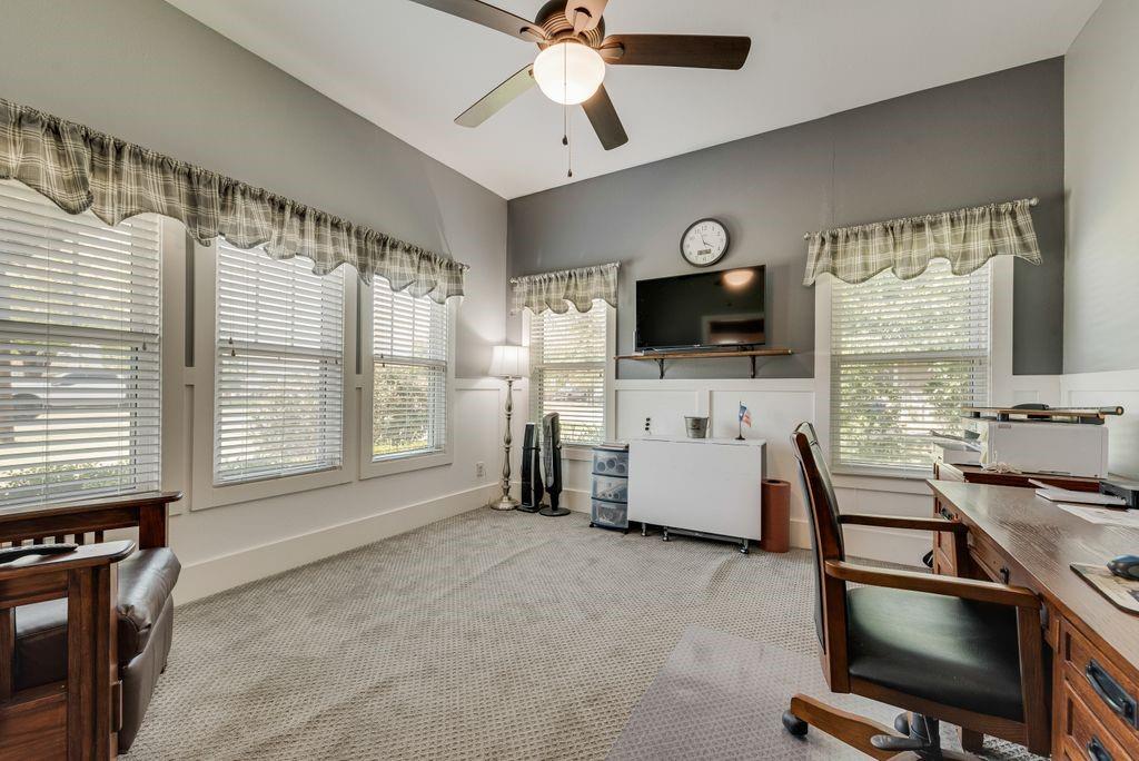 515 S Bois D Arc Street Property Photo 10
