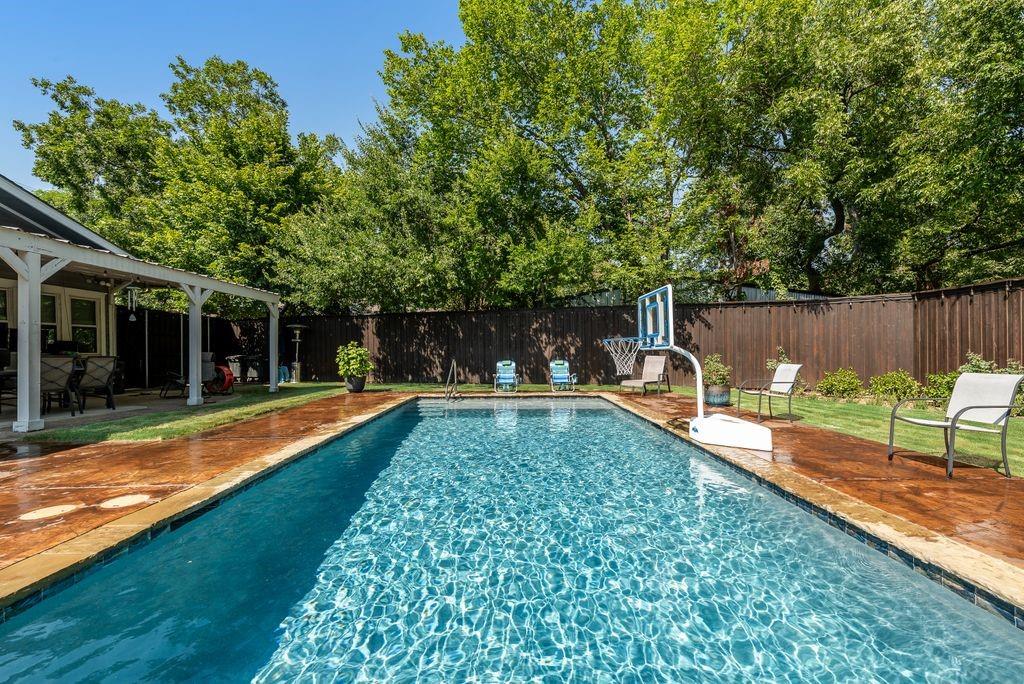 515 S Bois D Arc Street Property Photo 33