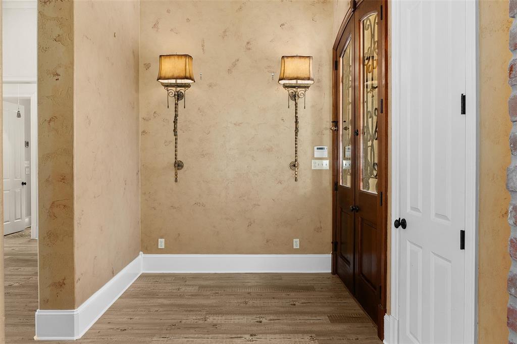 105 Calais Court Property Photo 6