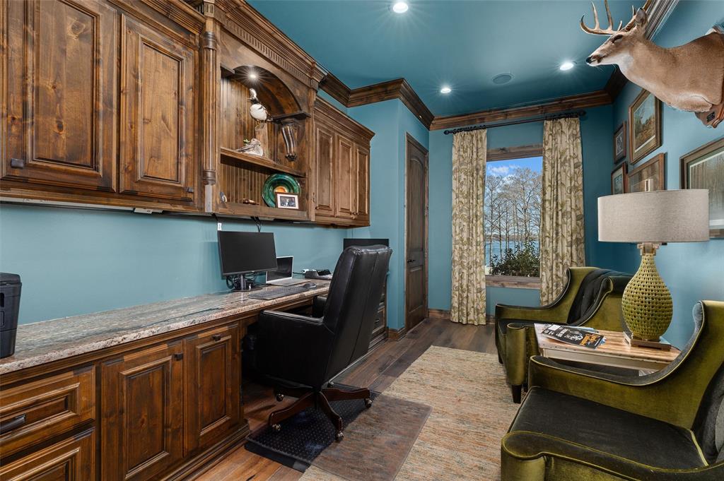 8081 Lords Way Property Photo 16