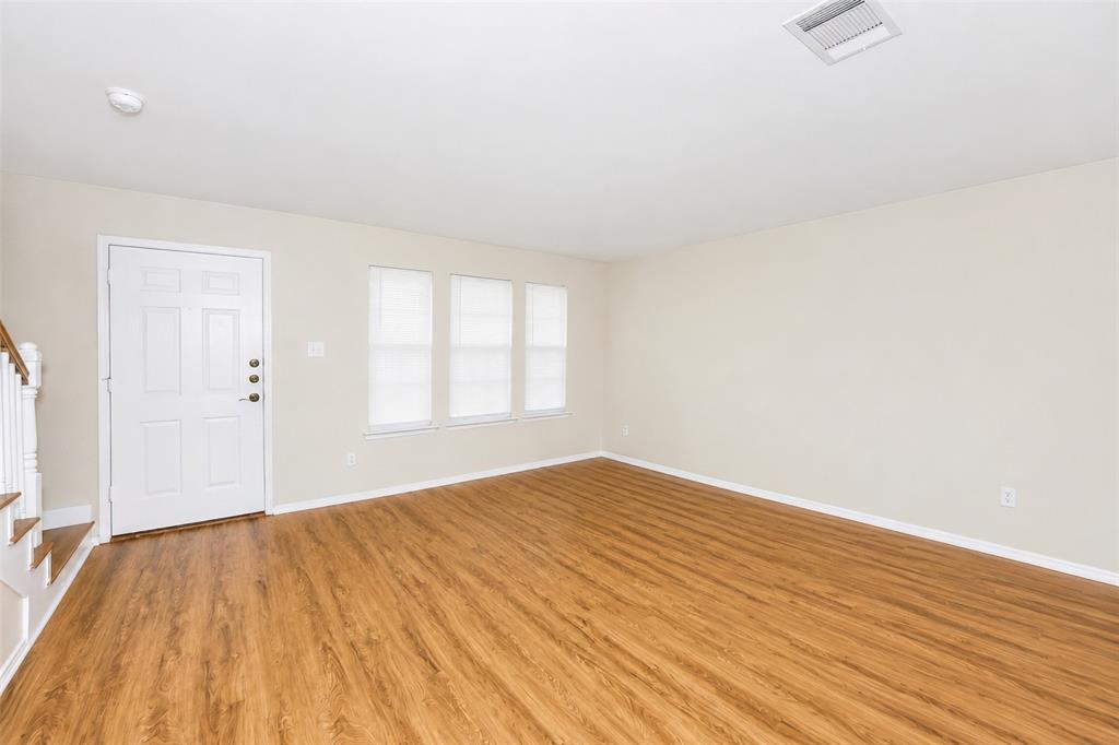 7120 Planters Row Drive Property Photo 5