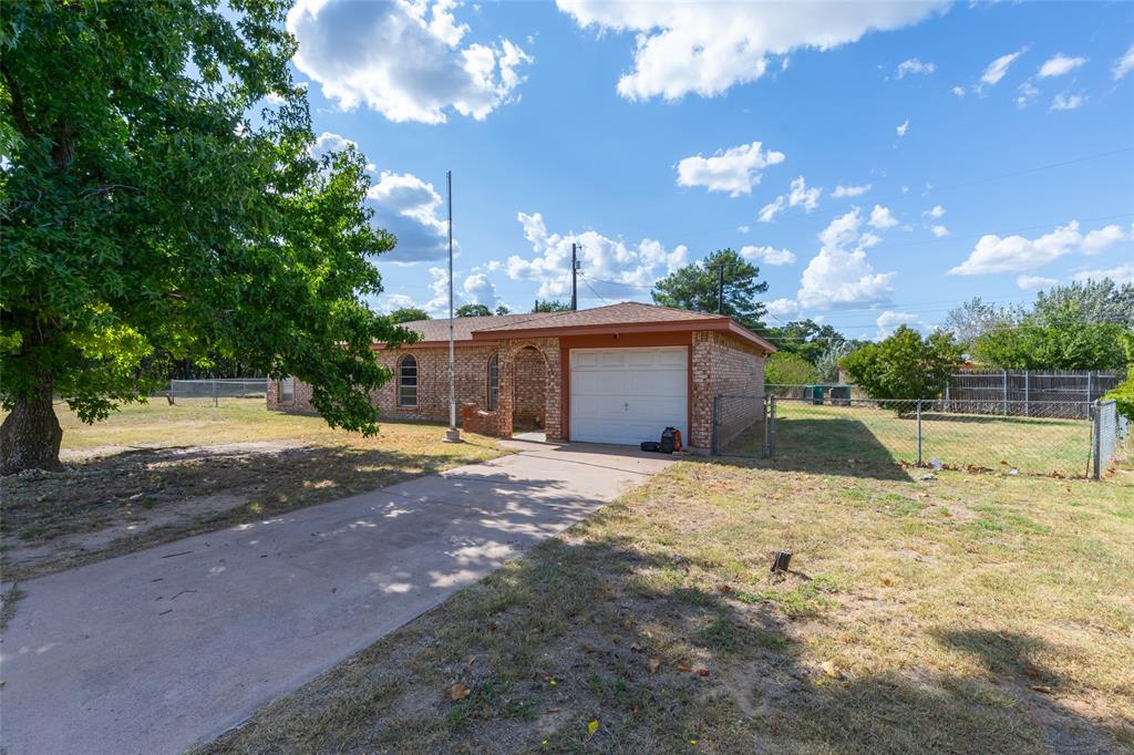 1714 Locksley Court Property Photo 1