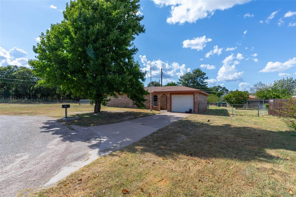 1714 Locksley Court Property Photo 2