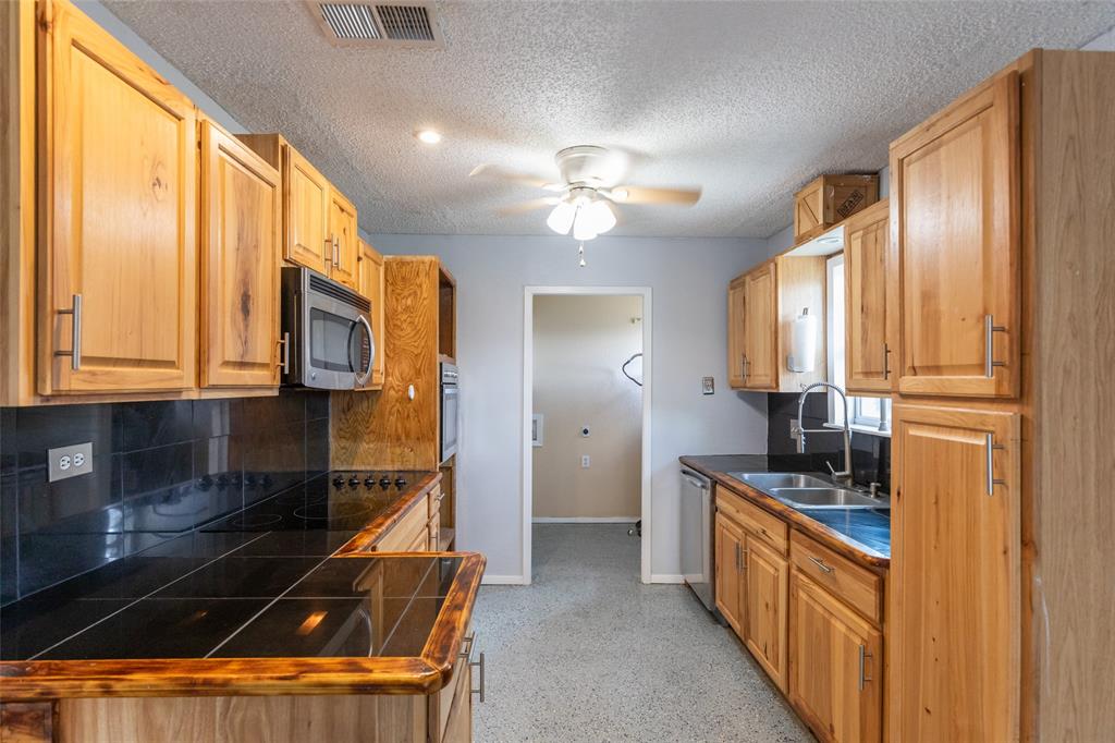 1714 Locksley Court Property Photo 4