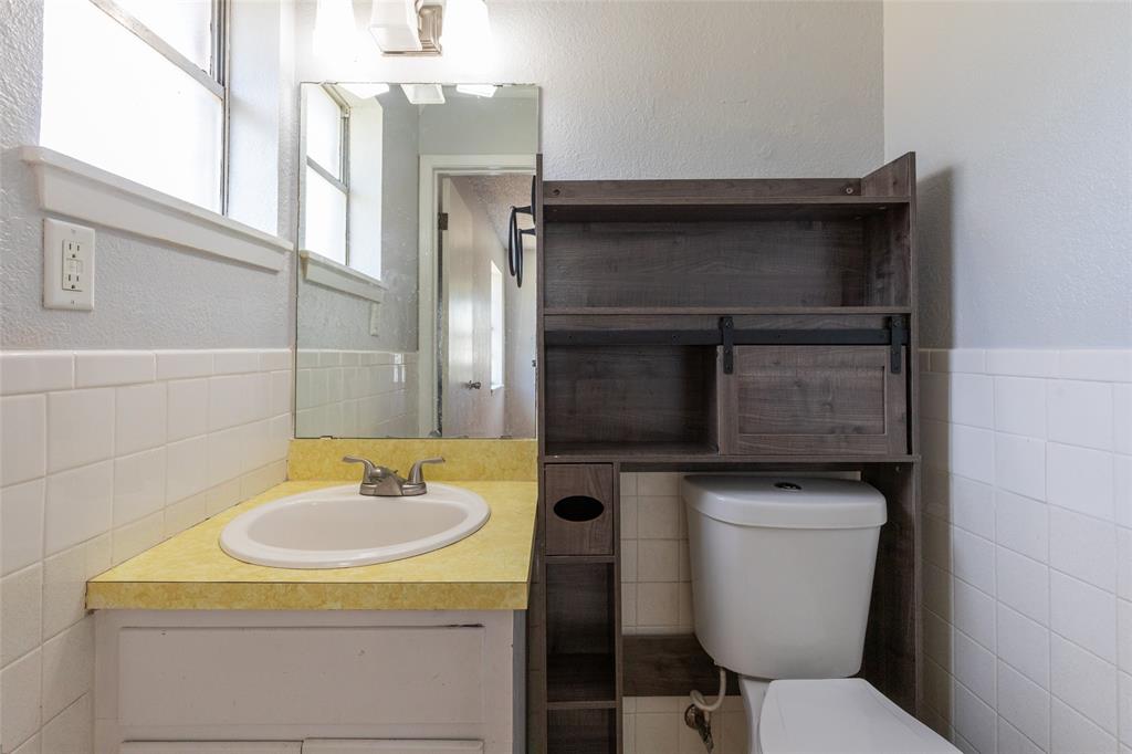 1714 Locksley Court Property Photo 16