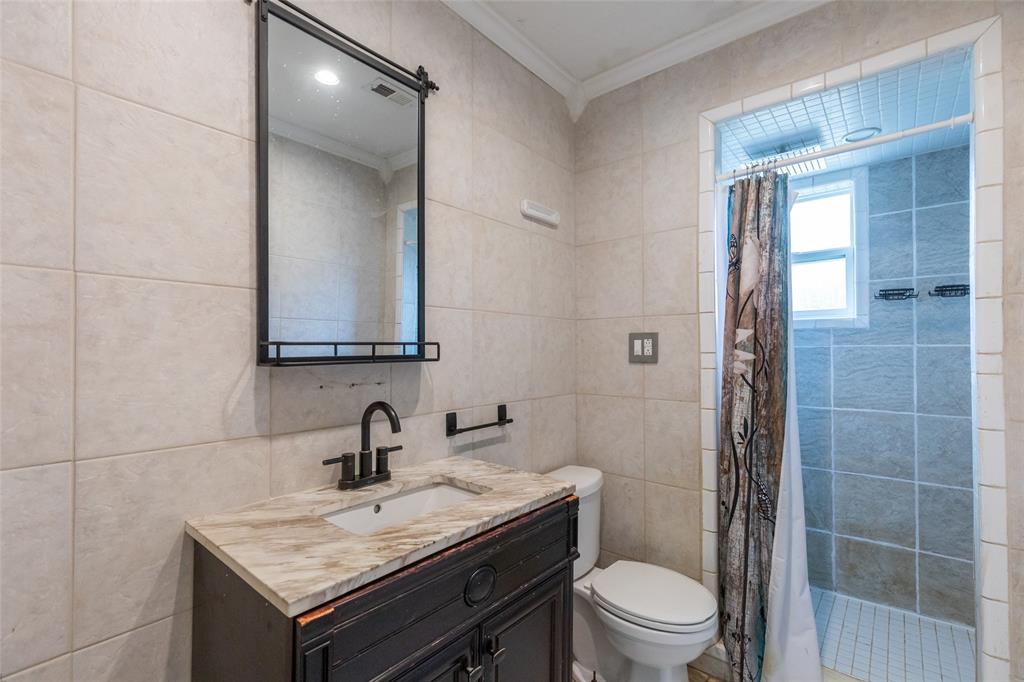 1714 Locksley Court Property Photo 18