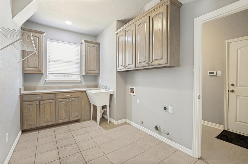 1533 Estates Way Property Photo 13