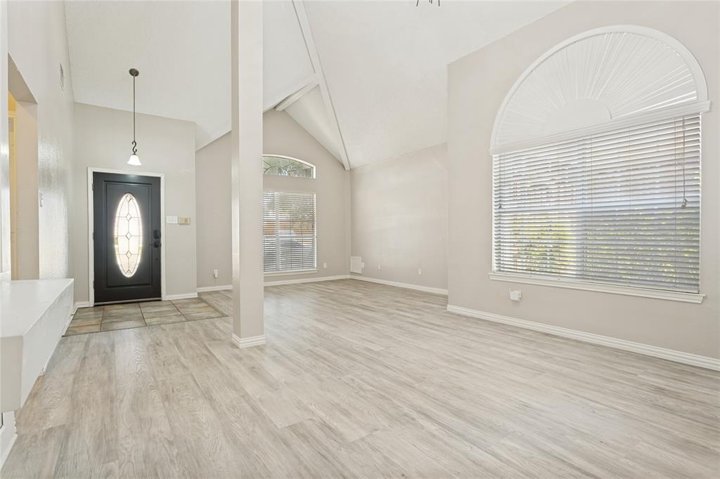 2123 Daniel Way Property Photo 3