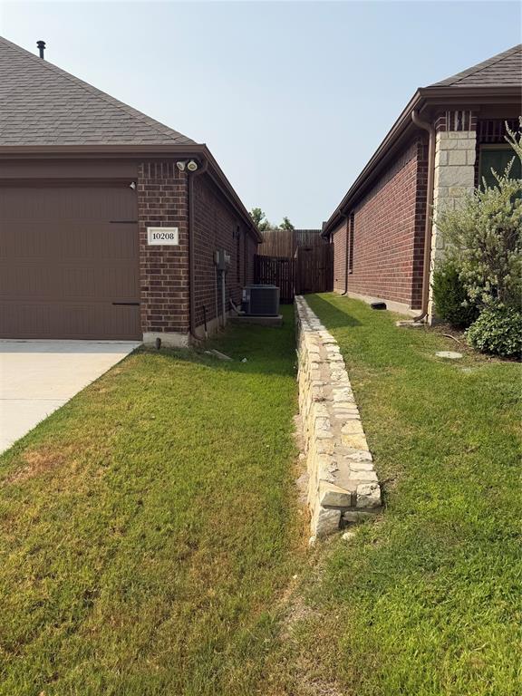 10208 Trinity Drive Property Photo 3