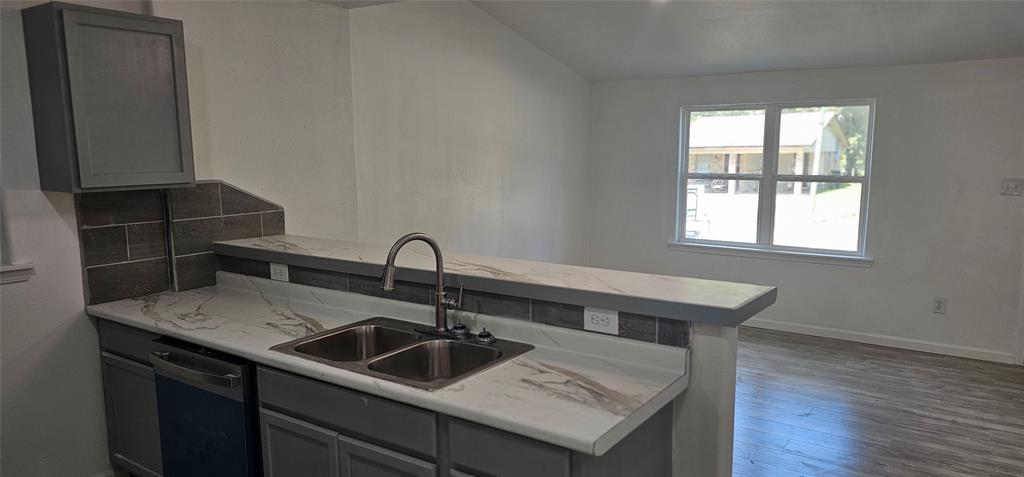 1508 Teekell Street Property Photo 3