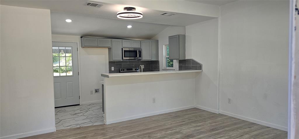 1508 Teekell Street Property Photo 4