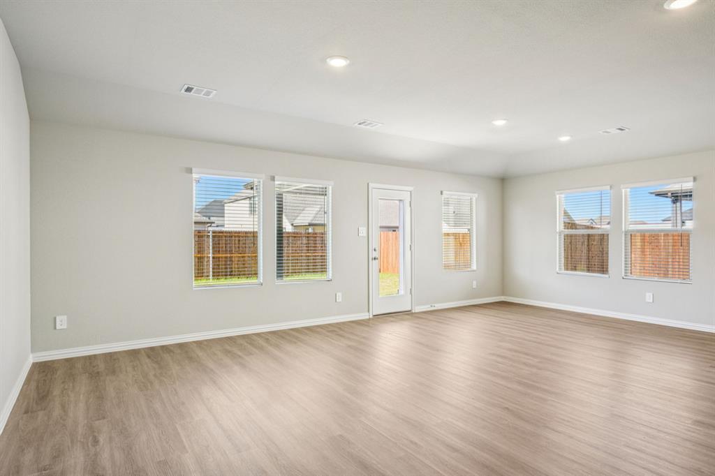 1578 Coldwater Way Property Photo 8