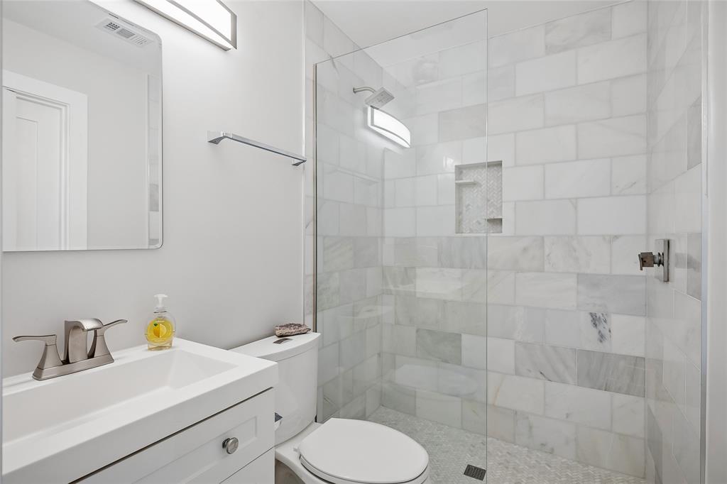 408 Silverton Drive Property Photo 19