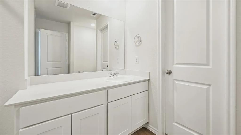 505 Lansdowne Drive Property Photo 7