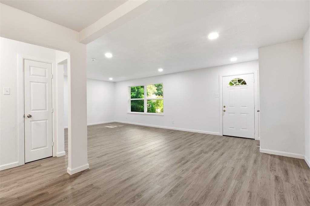 2306 Greenland Drive Property Photo 7