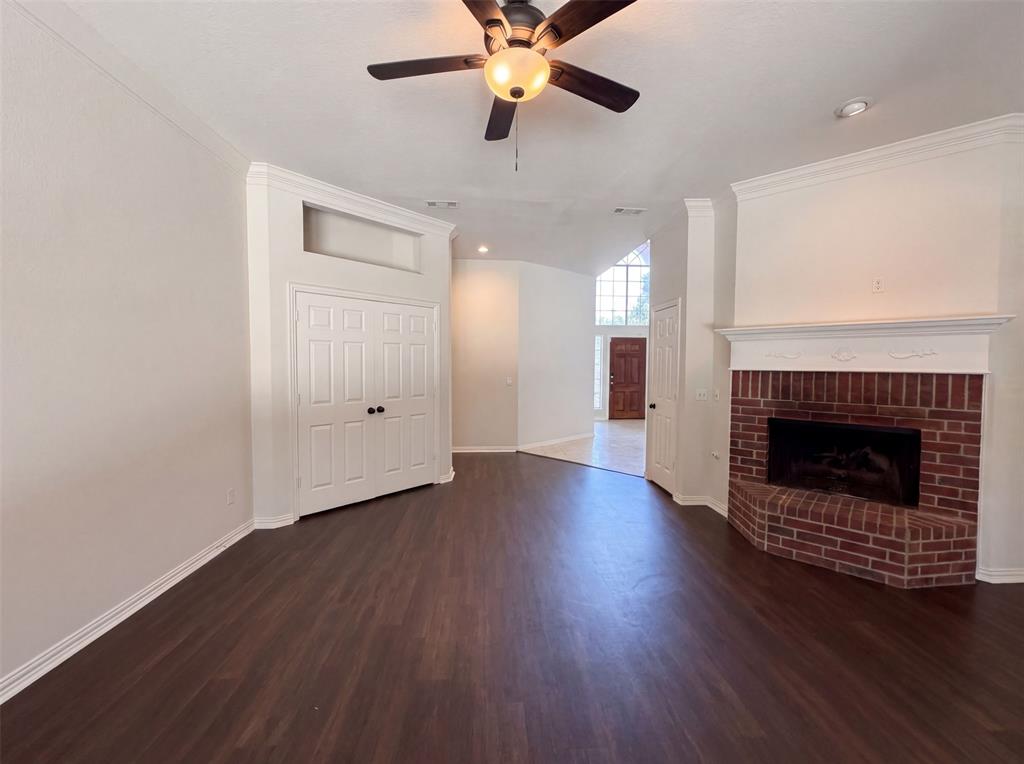7645 Hove Court Property Photo 6
