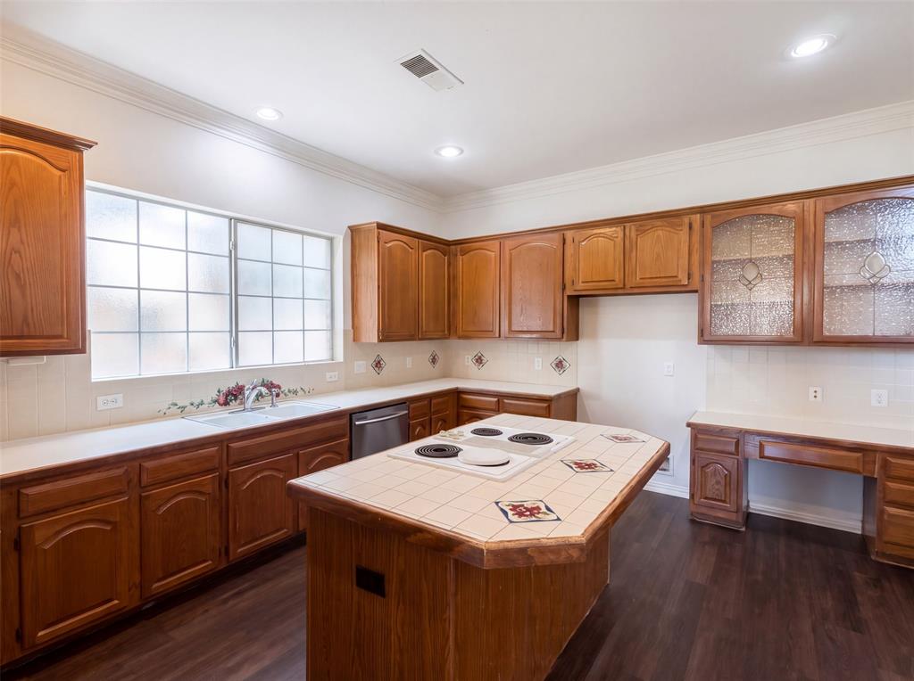 7645 Hove Court Property Photo 11