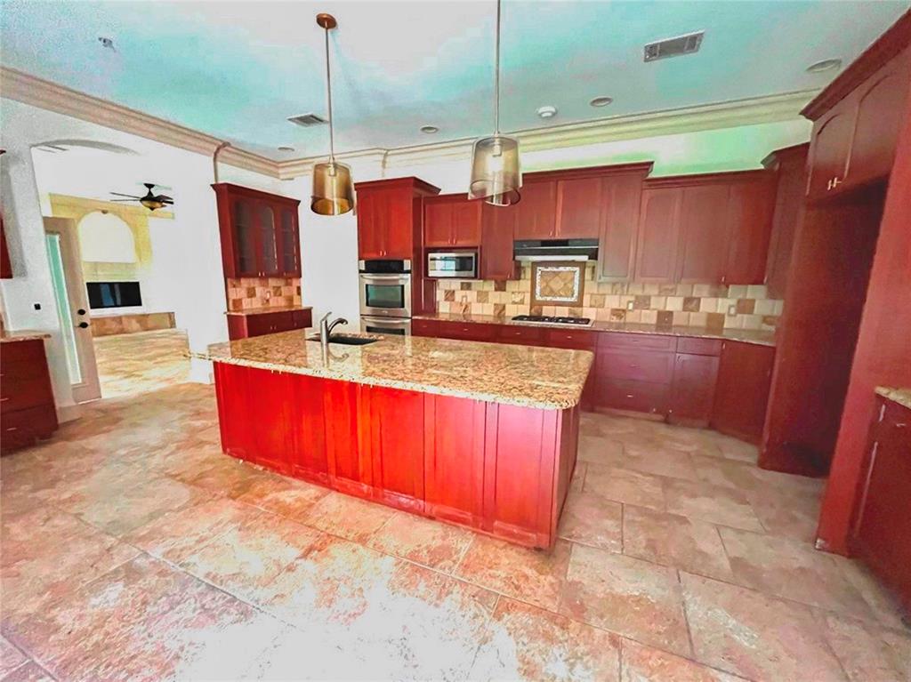 636 Duck Creek Way Property Photo 7