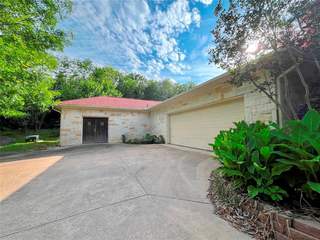 636 Duck Creek Way Property Photo 16