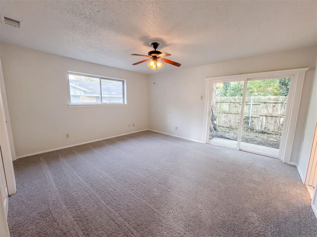 821 Glen Oaks Boulevard Property Photo 11