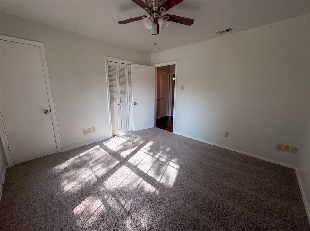 821 Glen Oaks Boulevard Property Photo 15