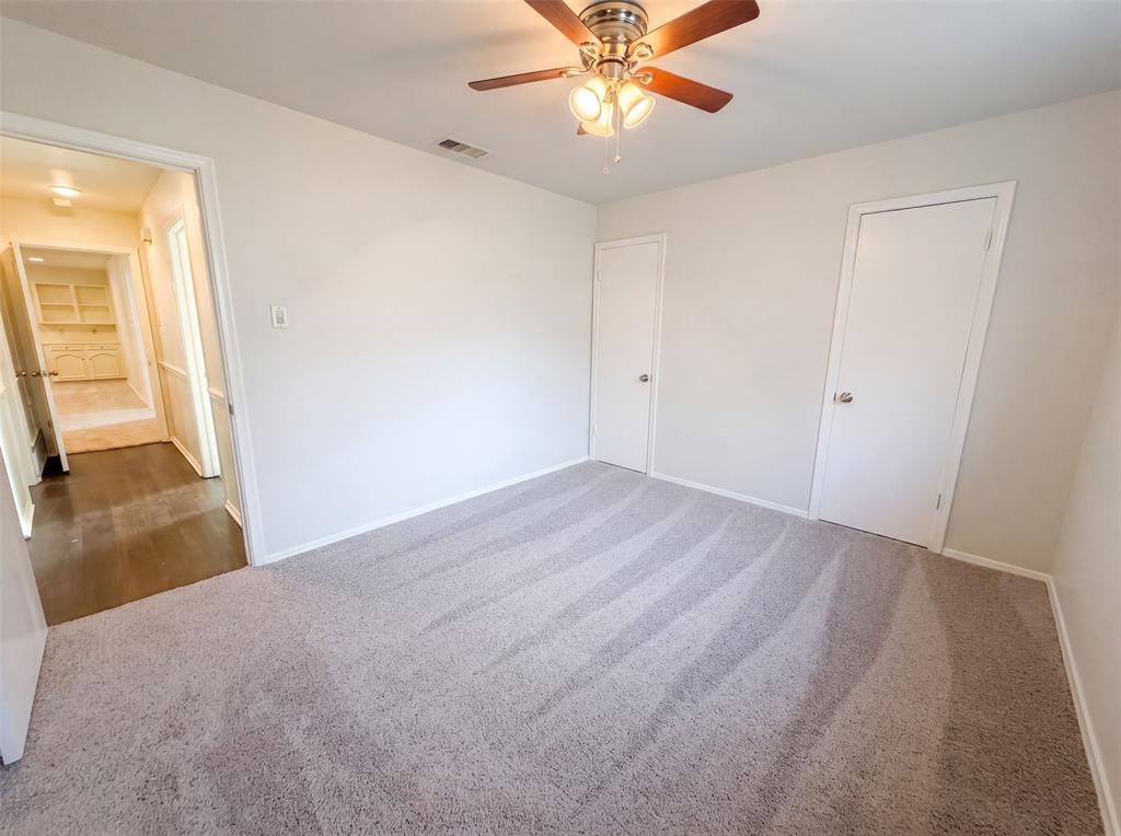 821 Glen Oaks Boulevard Property Photo 16