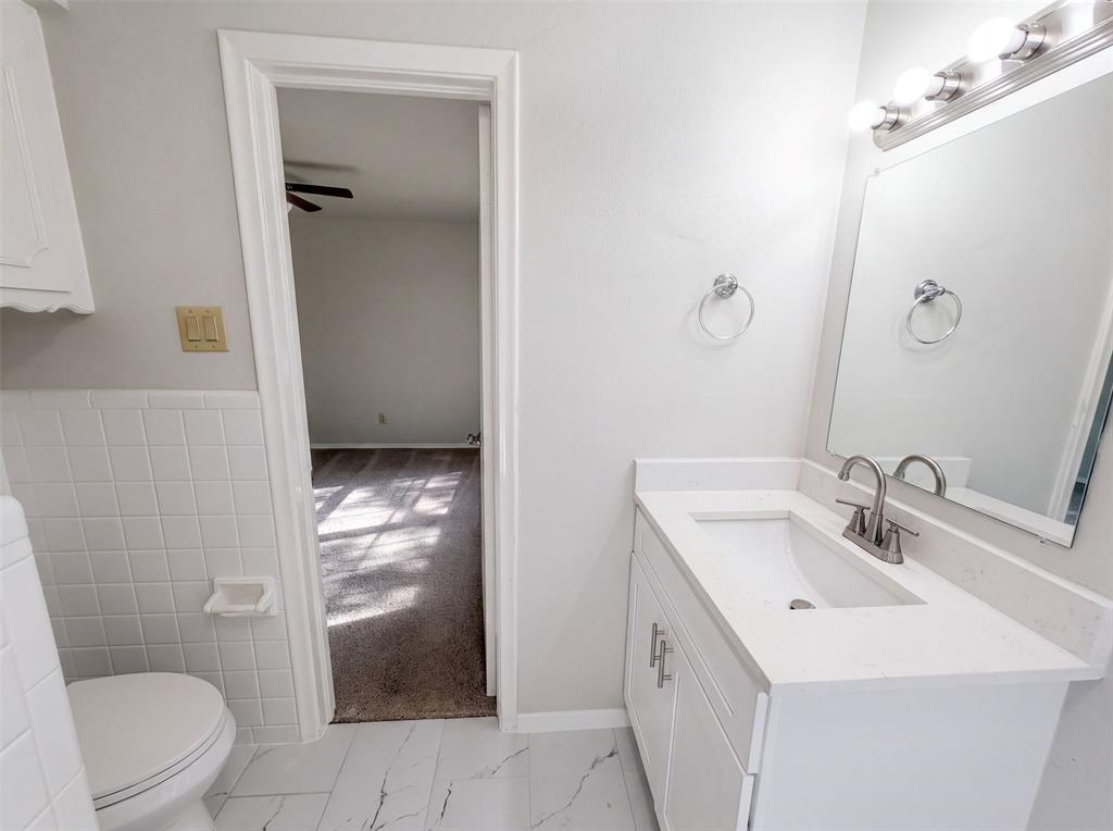 821 Glen Oaks Boulevard Property Photo 21