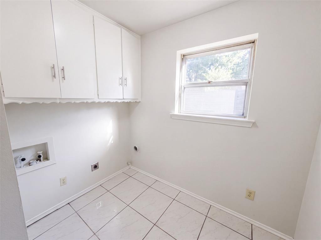 821 Glen Oaks Boulevard Property Photo 22