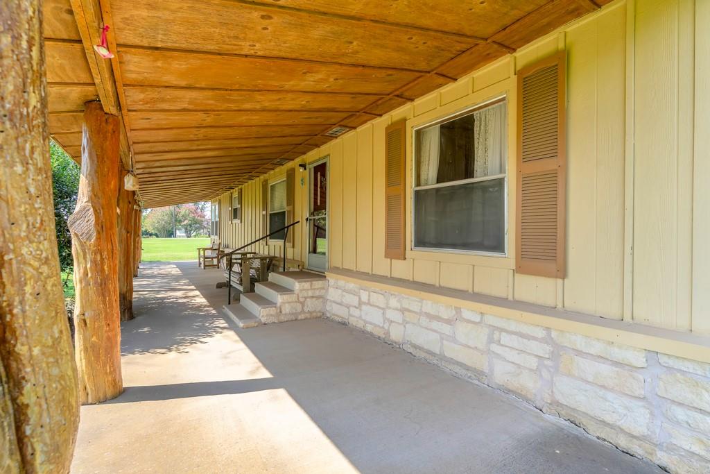 409 S Main Property Photo 2
