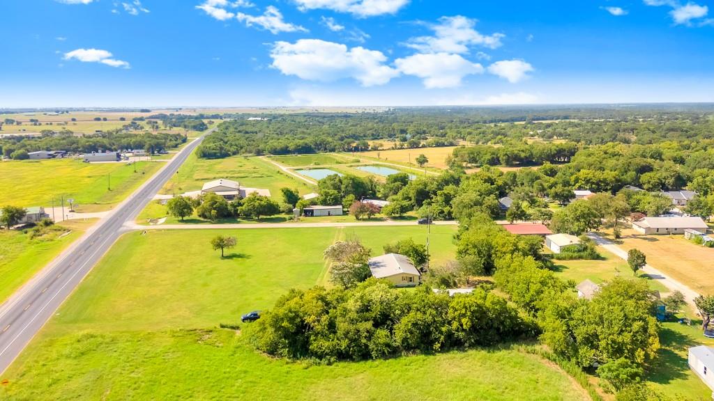 409 S Main Property Photo 6