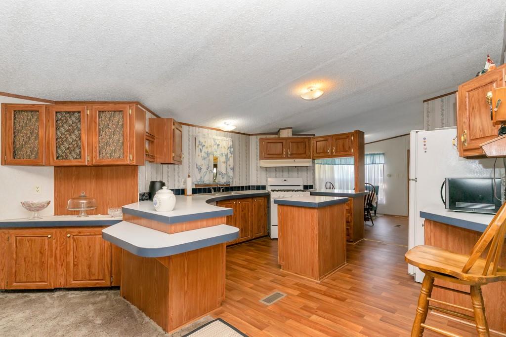 409 S Main Property Photo 14