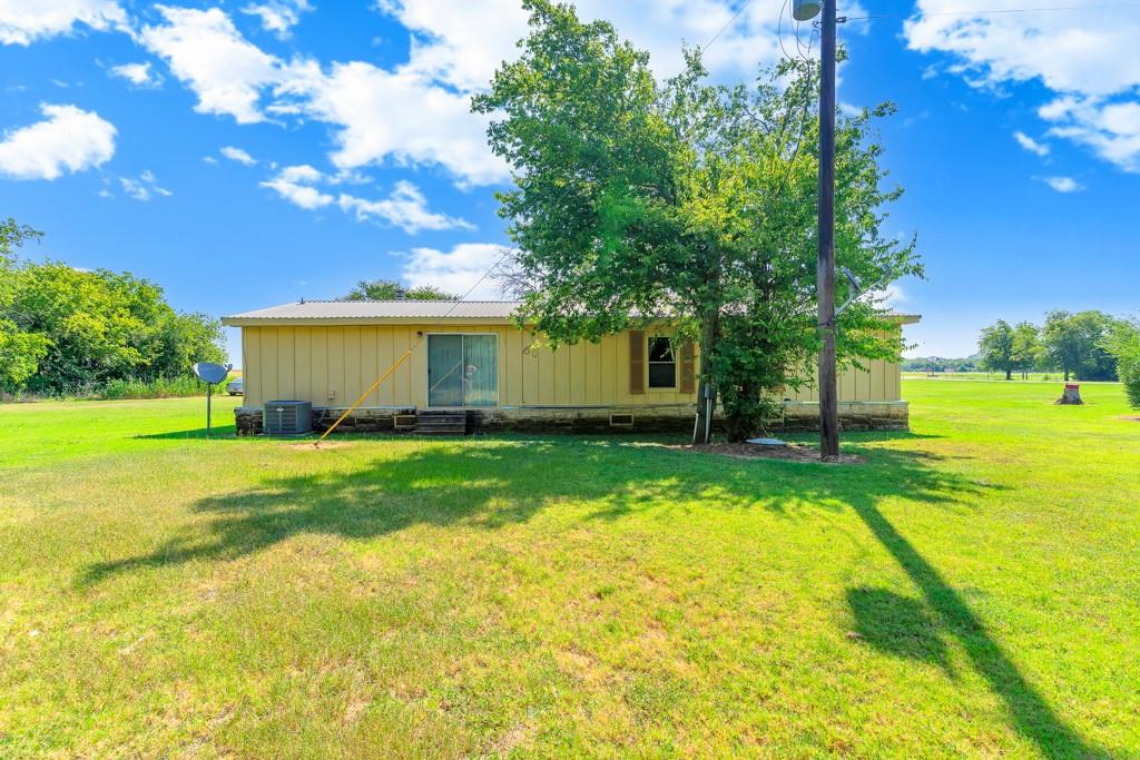 409 S Main Property Photo 28