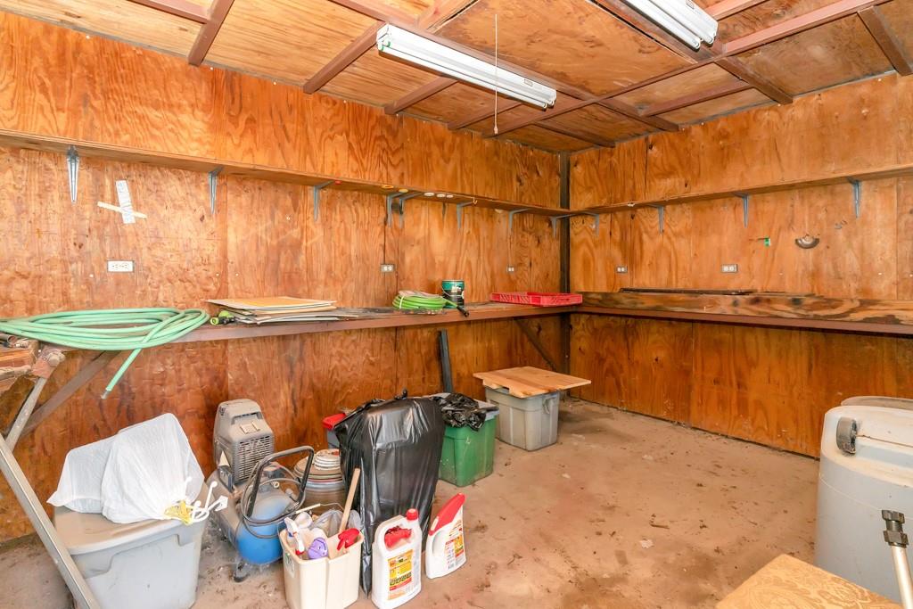 409 S Main Property Photo 30