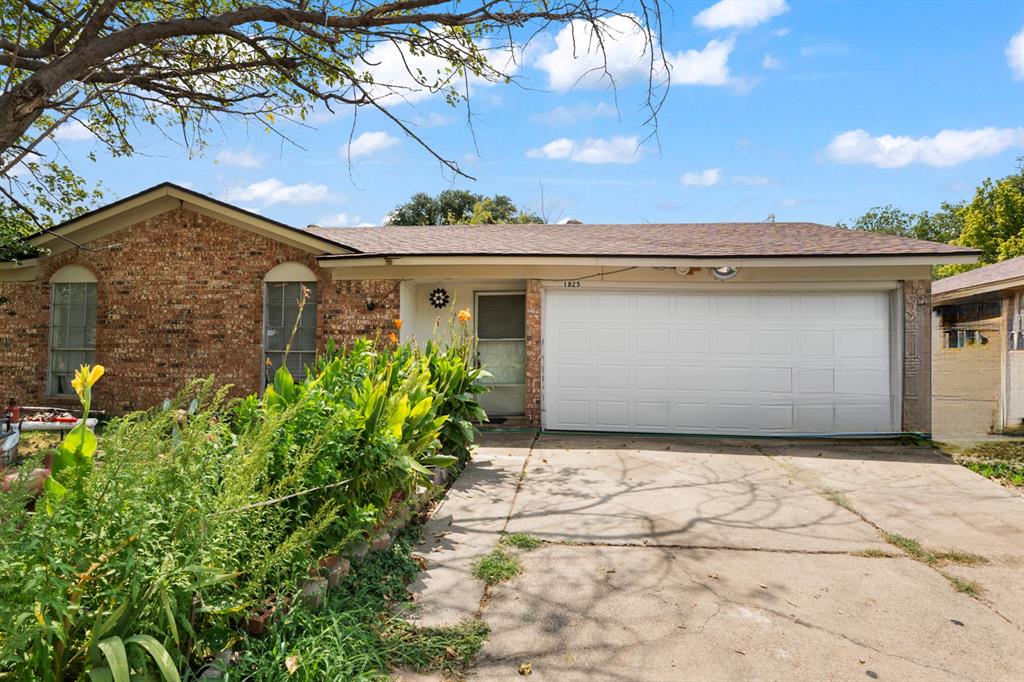 1825 Avenue B Property Photo 1