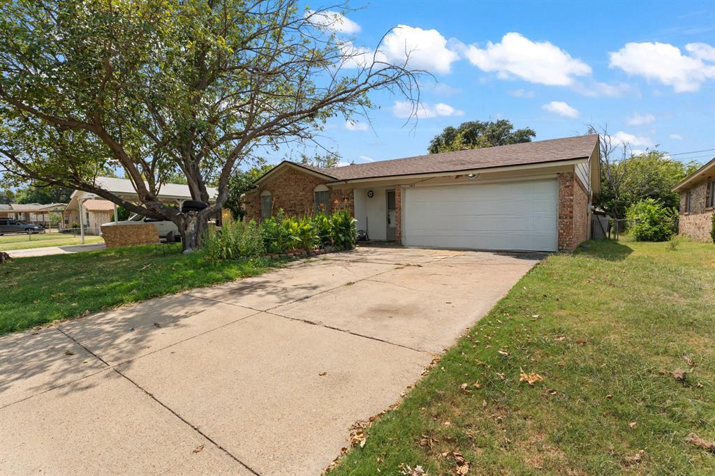 1825 Avenue B Property Photo 3