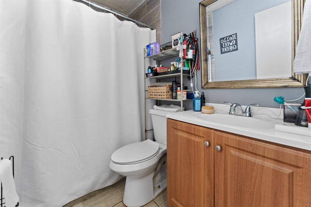 1825 Avenue B Property Photo 8