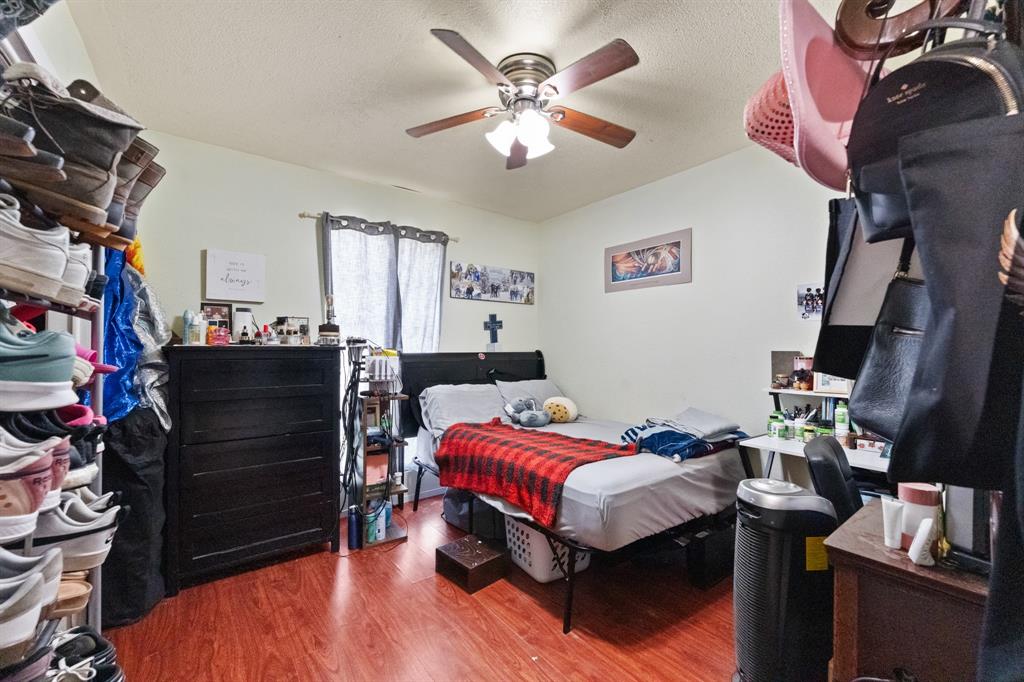 1825 Avenue B Property Photo 9