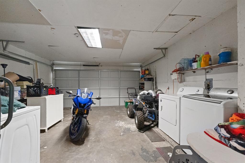 1825 Avenue B Property Photo 10